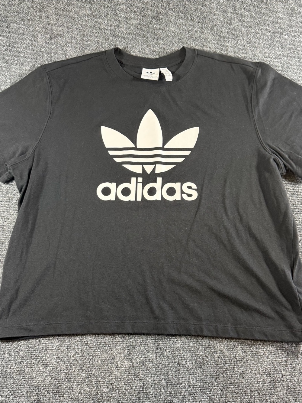 Adidas Cropped Neck Logo Boyfriend Oversized T-Shirt Size
Large Athletic